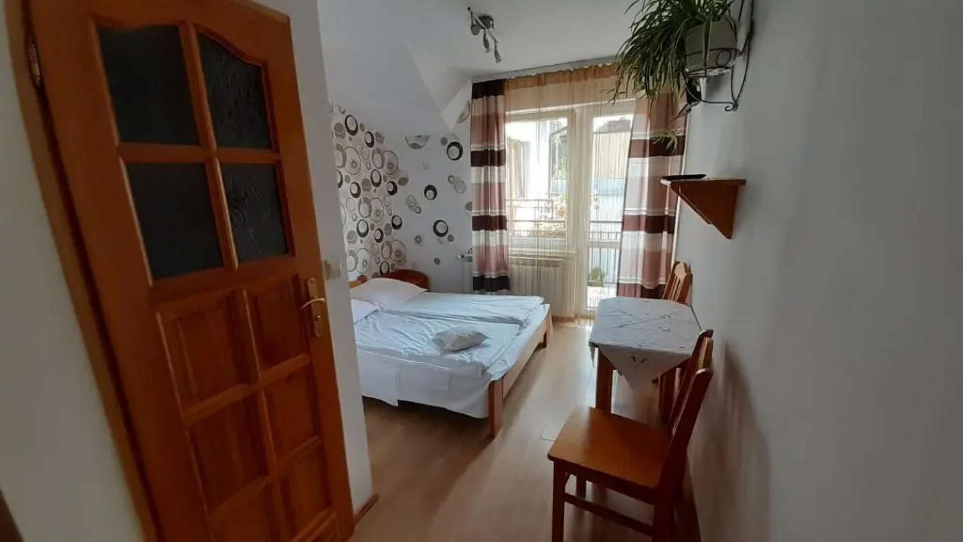 Pokoje do Wynajęcia u Lusi