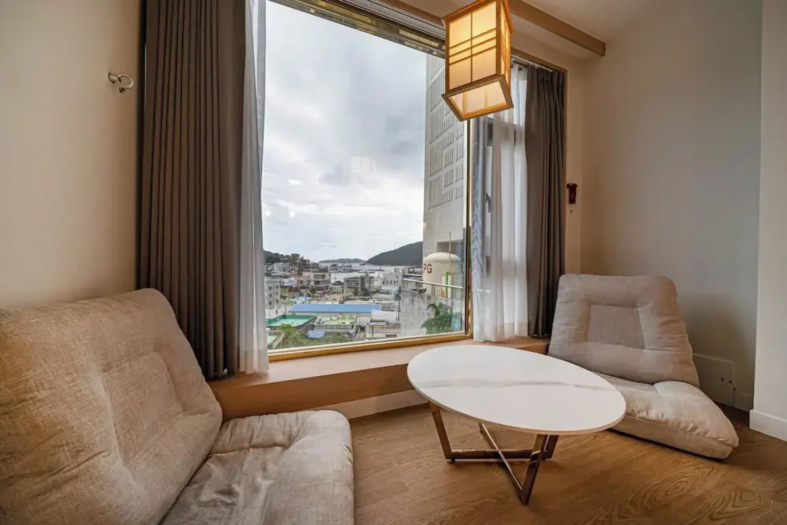 Geoje-Si Hound Hotel Jangseungpo