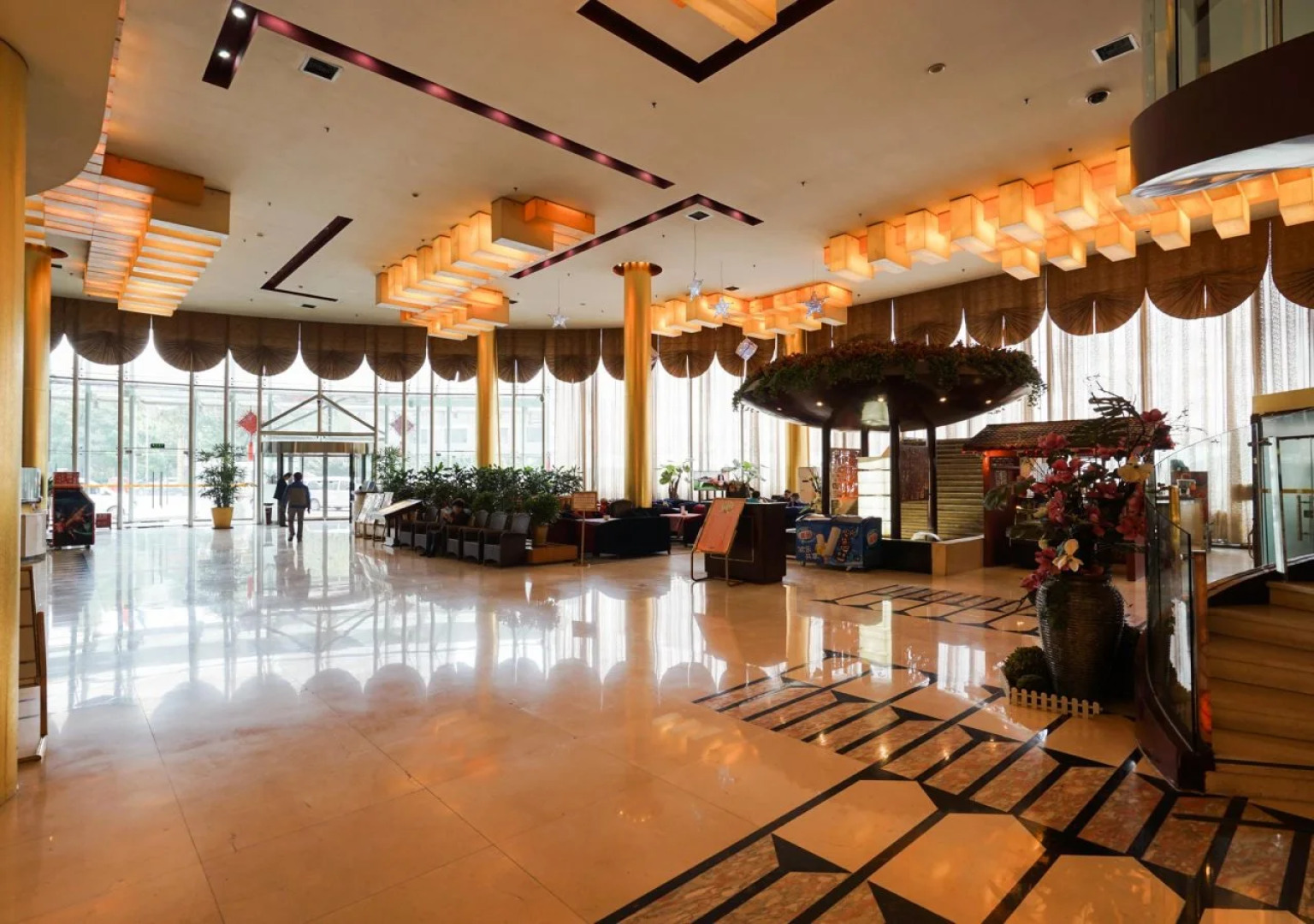 Super House International