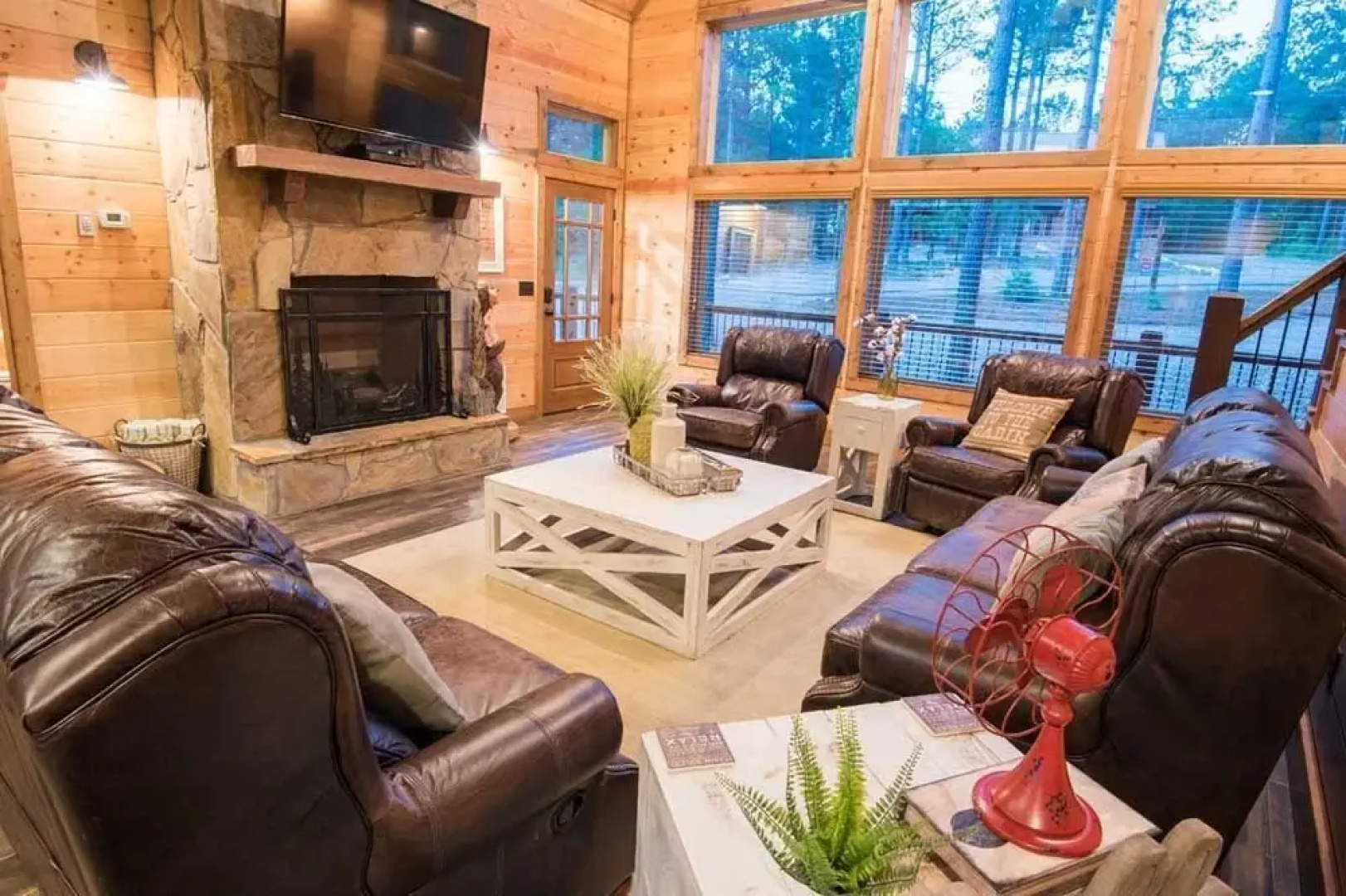 Stars On The Water Lodge - 4 Br Cabin