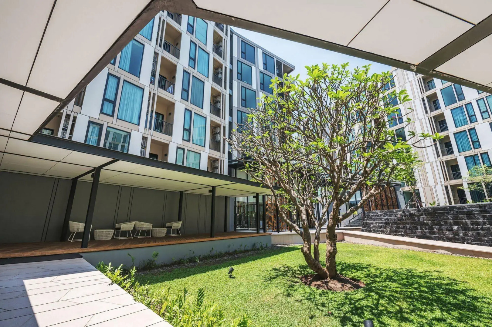 THE BASE Uptown By Favstay