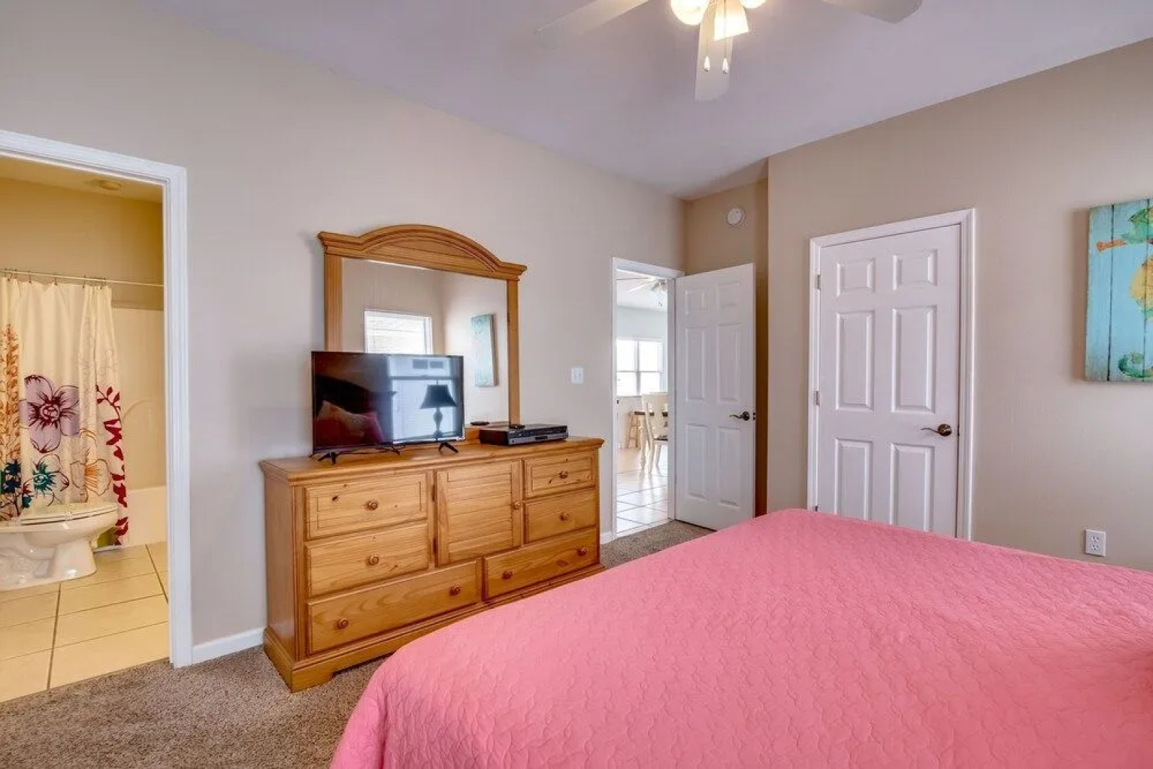 Sandy Toes 4 Bedroom Home by RedAwning