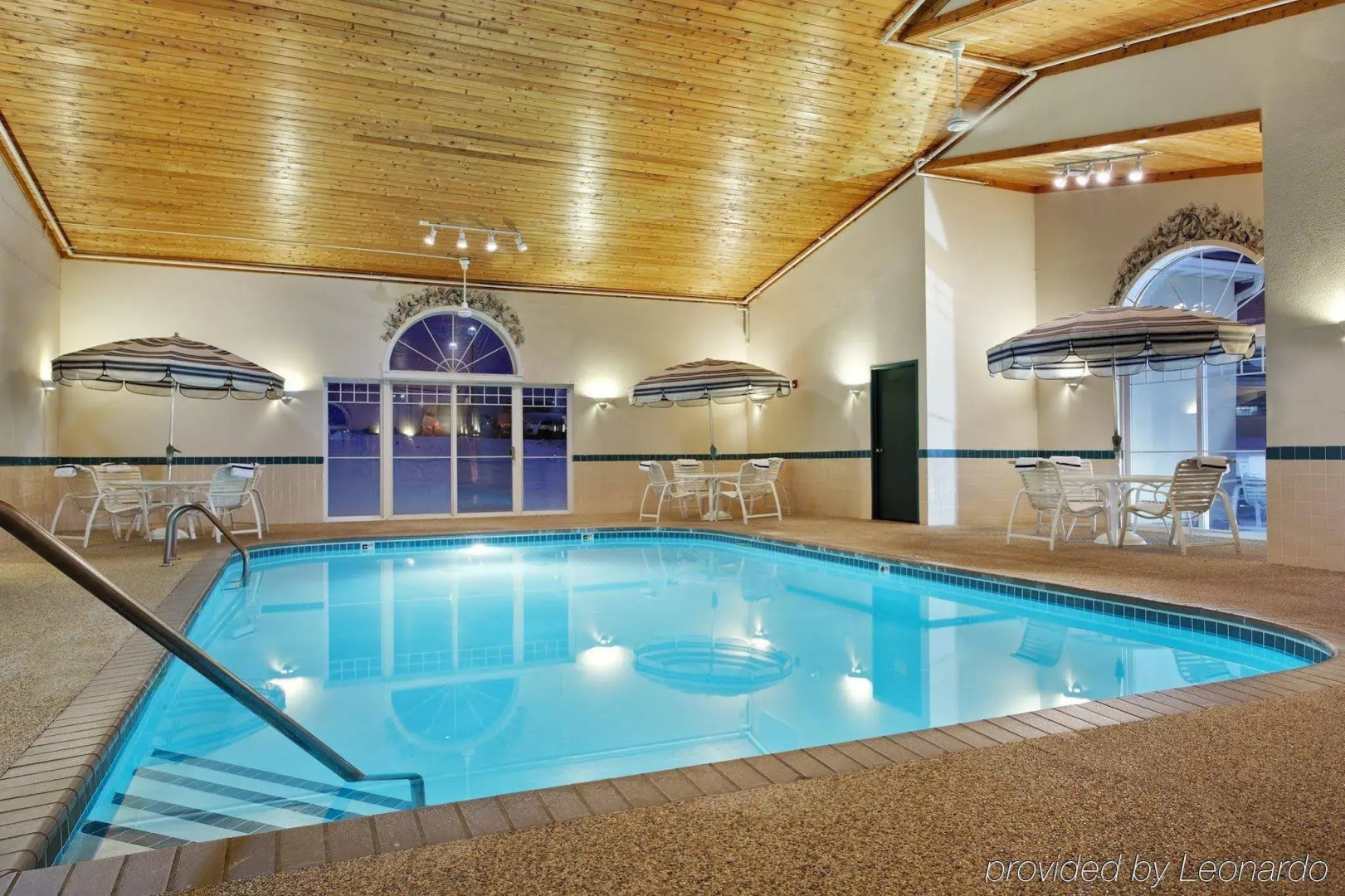 Country Inn & Suites by Radisson, Dubuque, IA