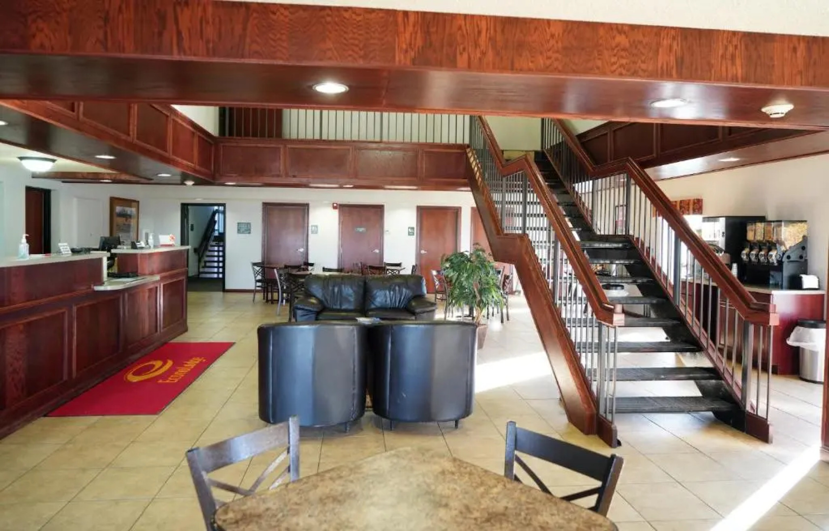 Econo Lodge Inn & Suites Kearney