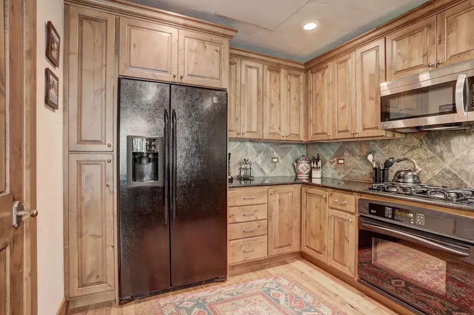 Elegant Updated 3 Bedroom Condo At One Arrowhead Place Condo by RedAwning