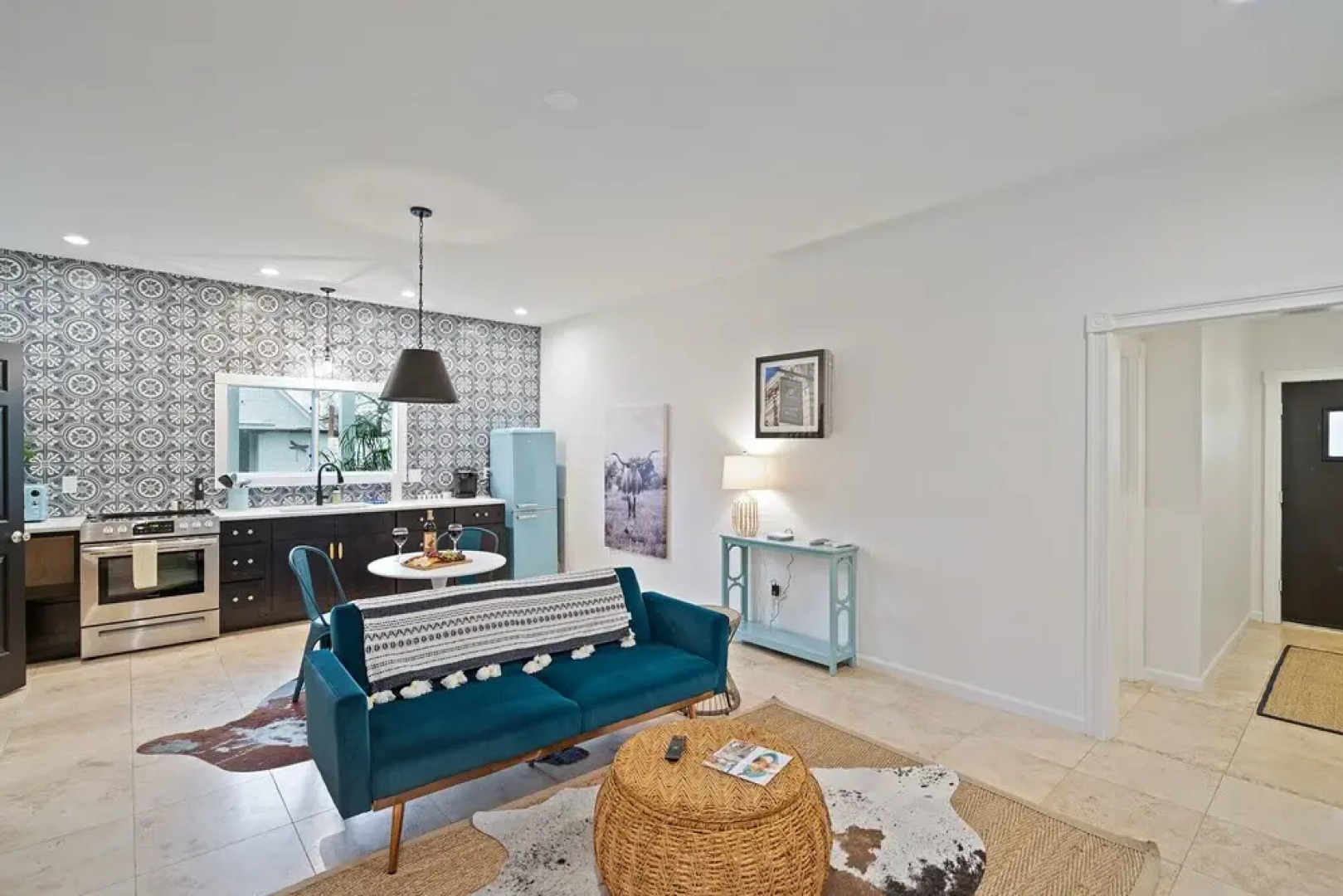 Luxury Home With Firepit Just 1mi to Arrowhead Vineyard