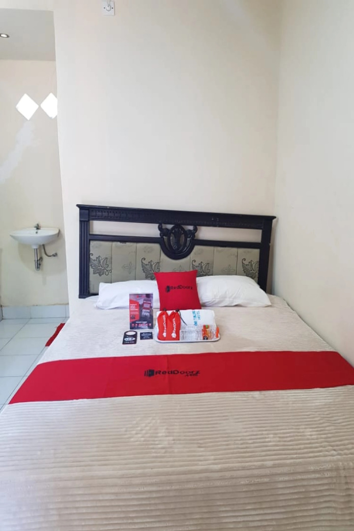 RedDoorz near Pantai Timba Batu Lombok