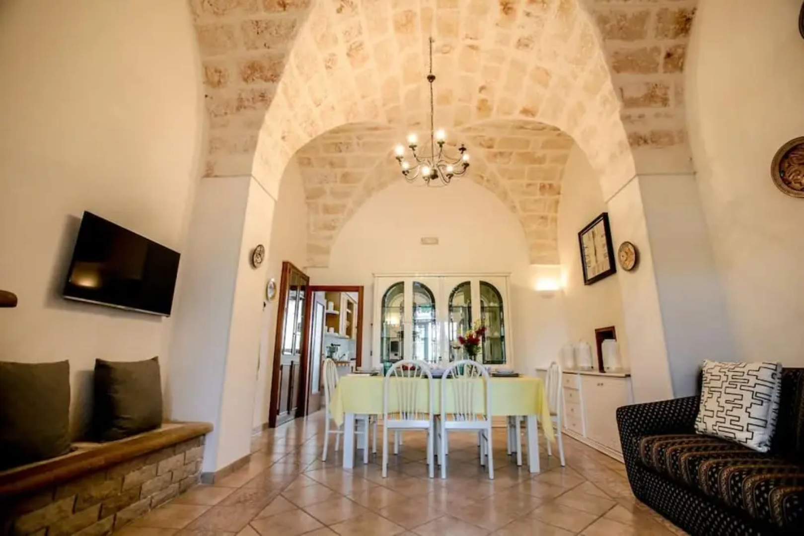 Esclusiva Villa a Ostuni con Piscina 1km dal Mare