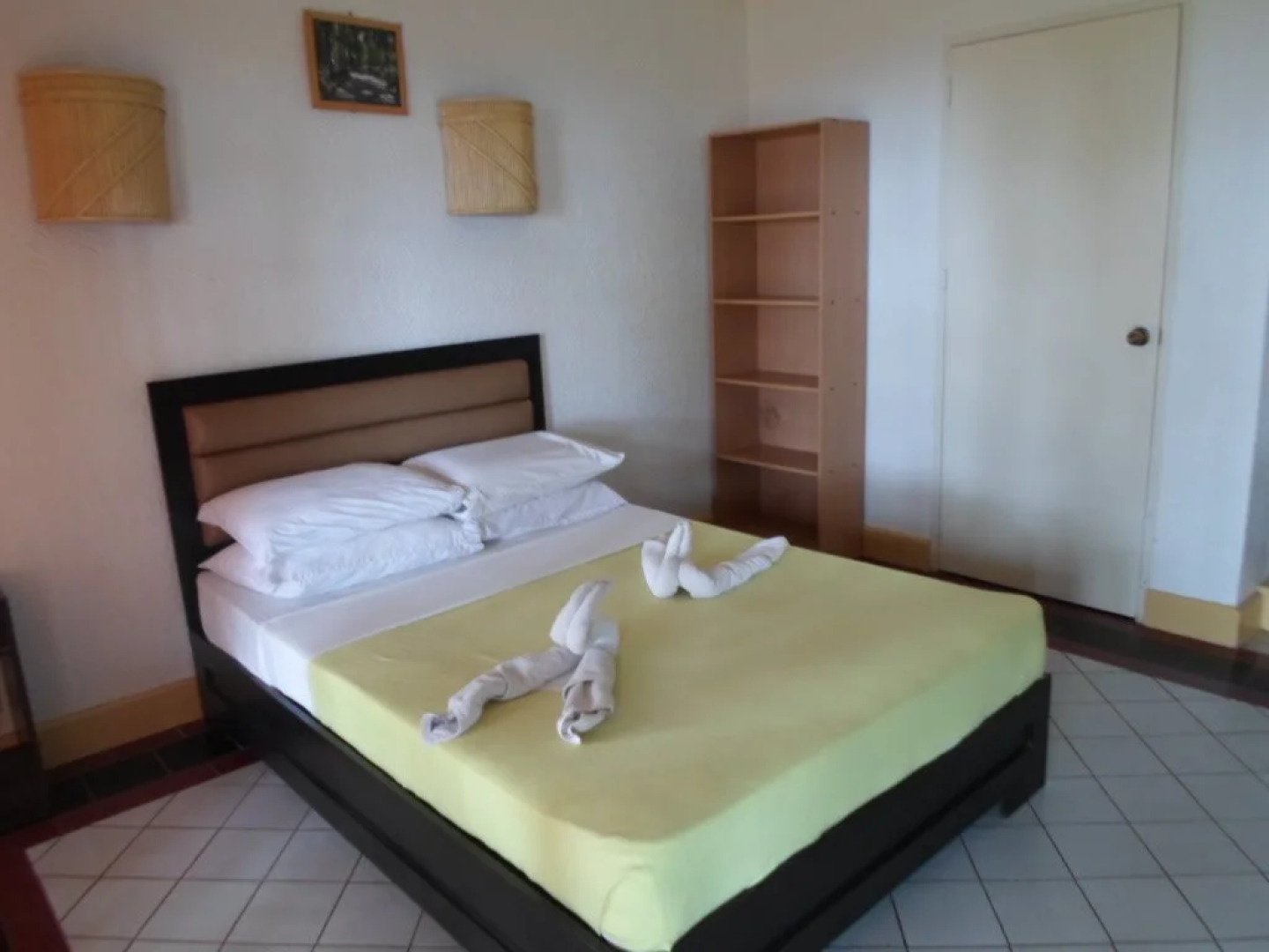 Estaca bay Garden Resort