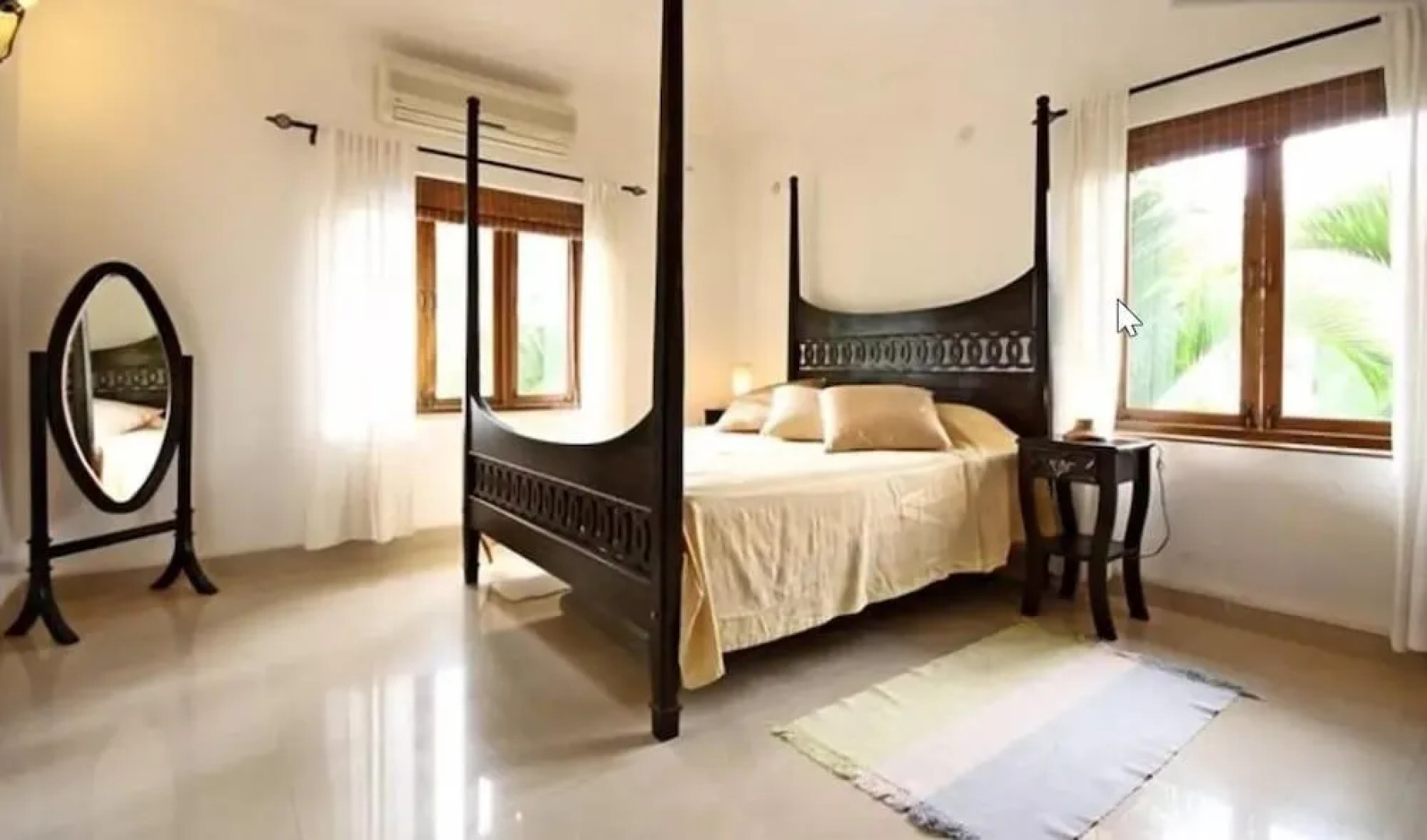 Villa Fountain Court