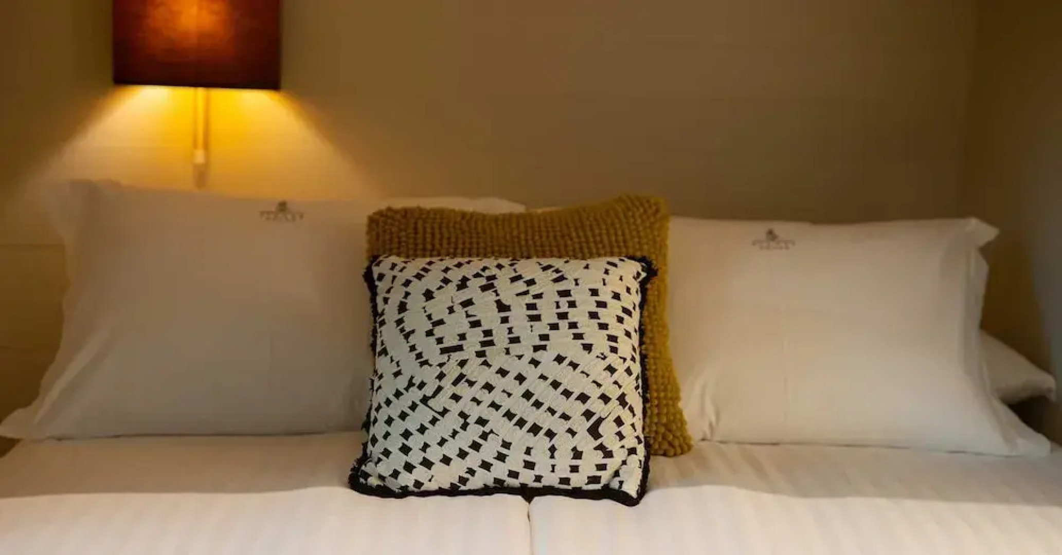 Villa Lord With Heated Pool Jacuzzi and Sauna