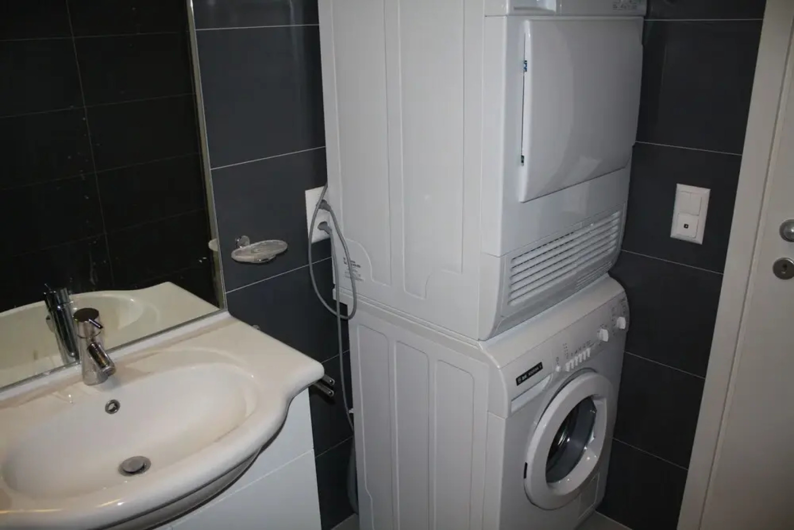 Indoor Swimming Pool, Sauna, Fitness, Private Gardens, Spacious Modern Apartment