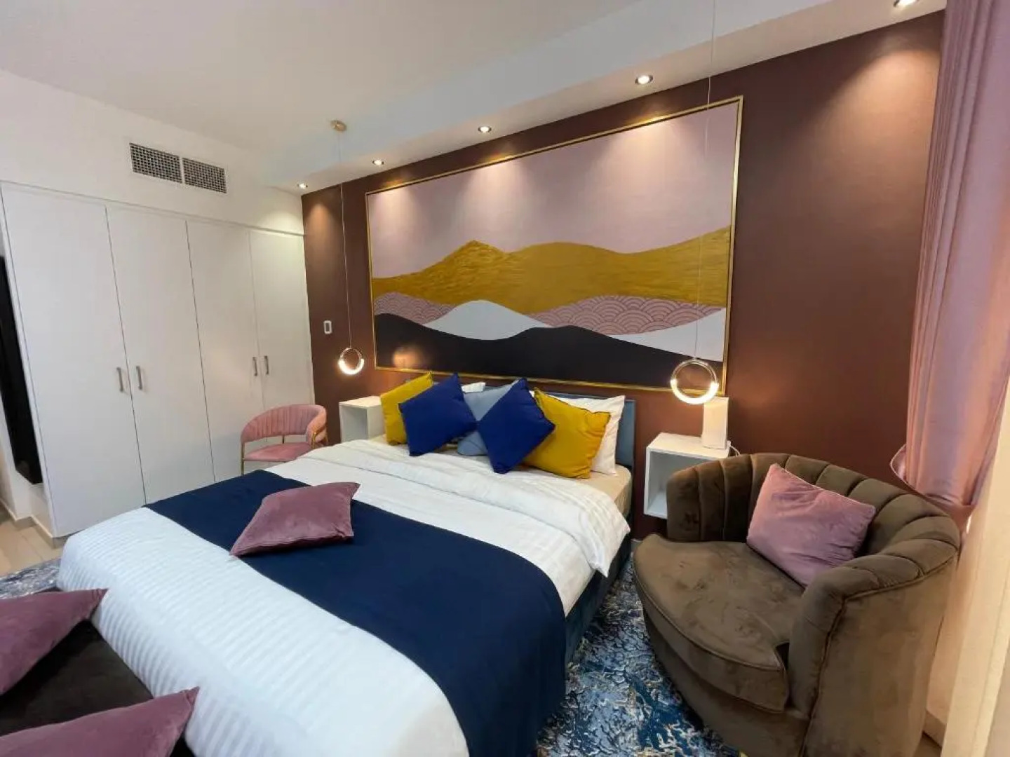 Deluxe Studio Private Apartment - Beachfront Property