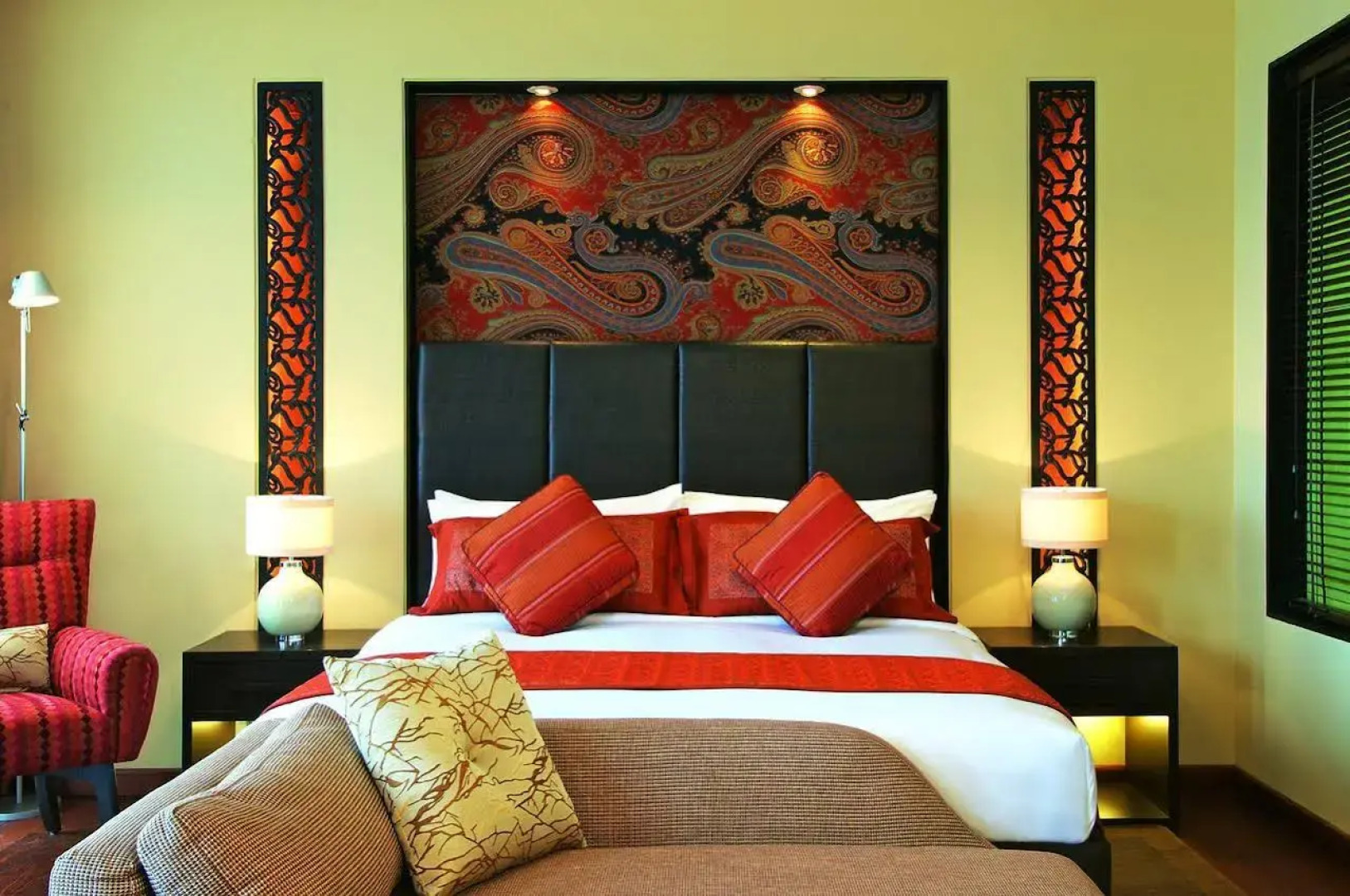 Taj Dal View Srinagar