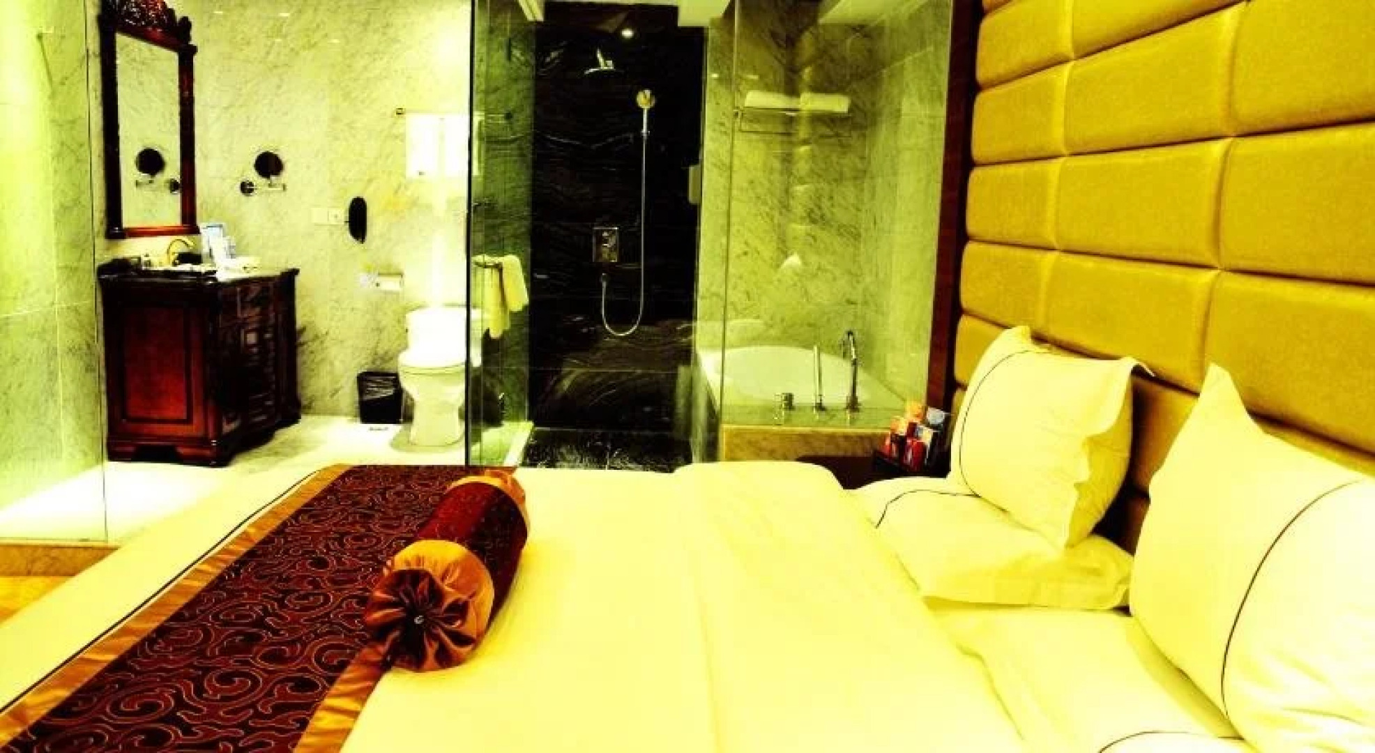 Harmonious Dunpu Hotel