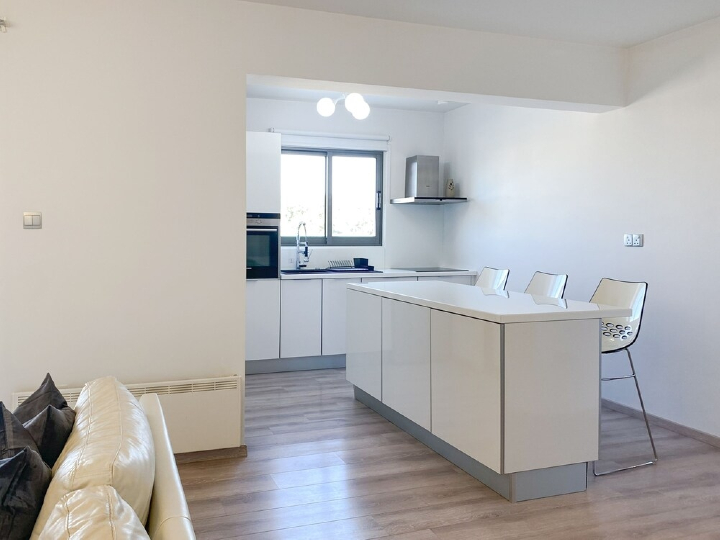 Phaedrus Living City Flat Rafaella 6