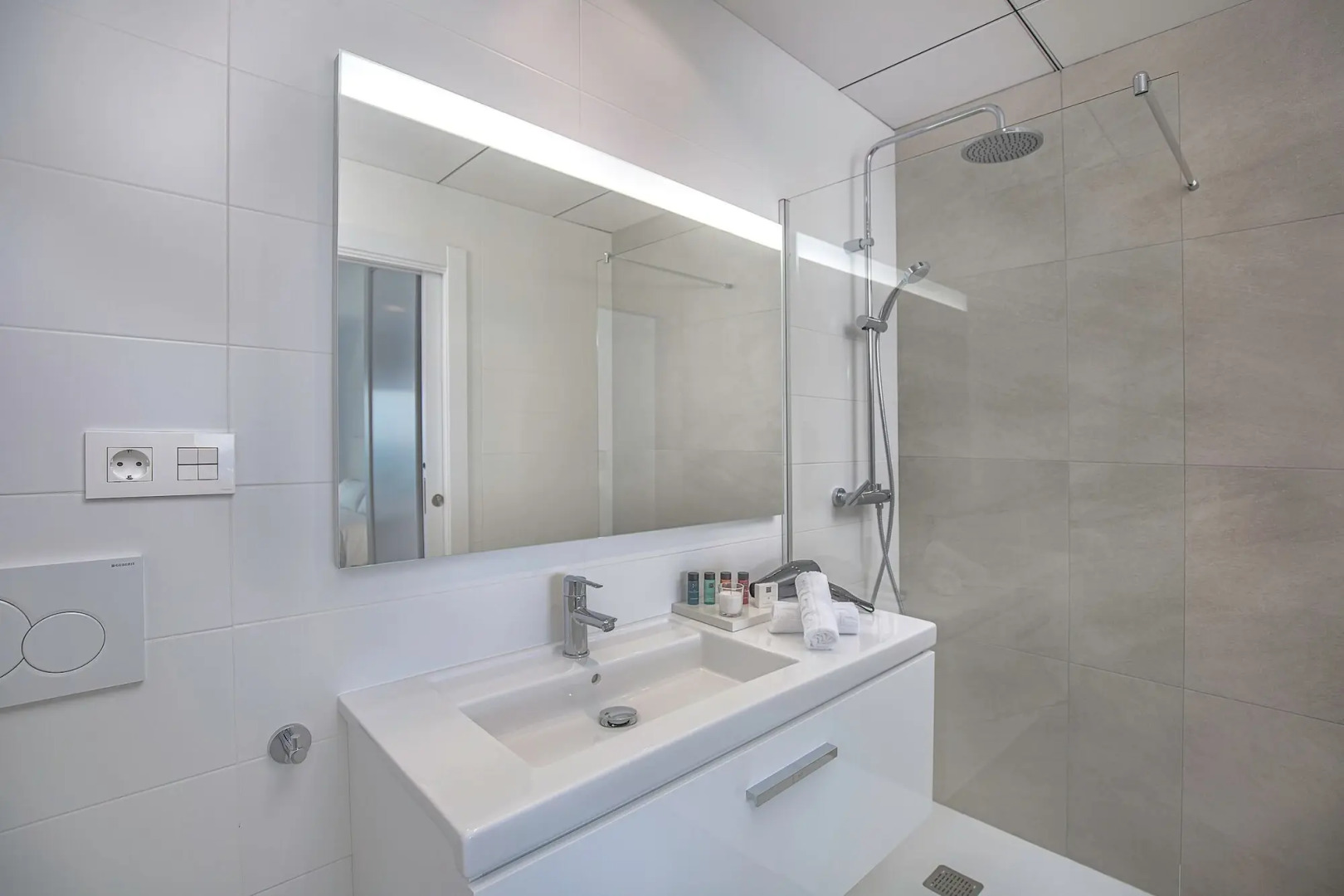 Blue Line Apartment Hotel