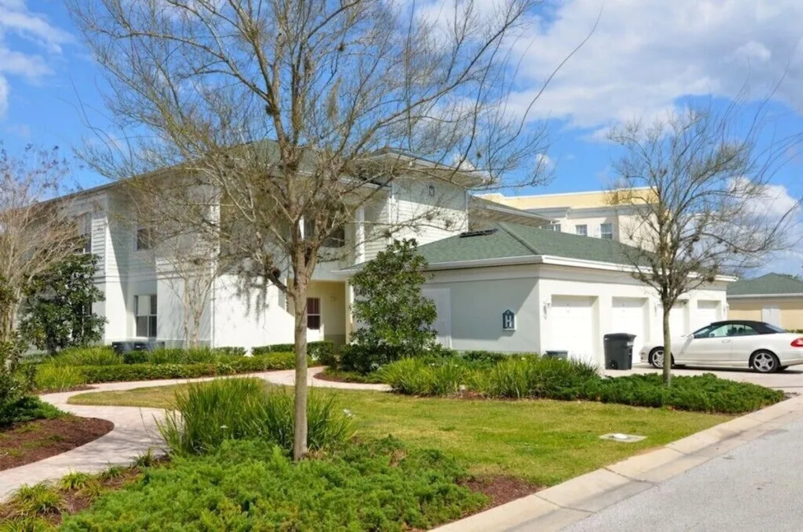 7468ed 3 Bedroom Condo