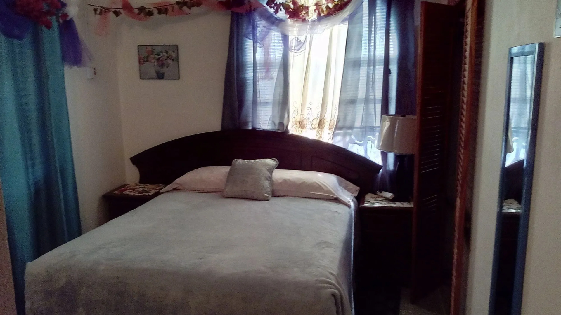 Len & Leona Holiday Hideout