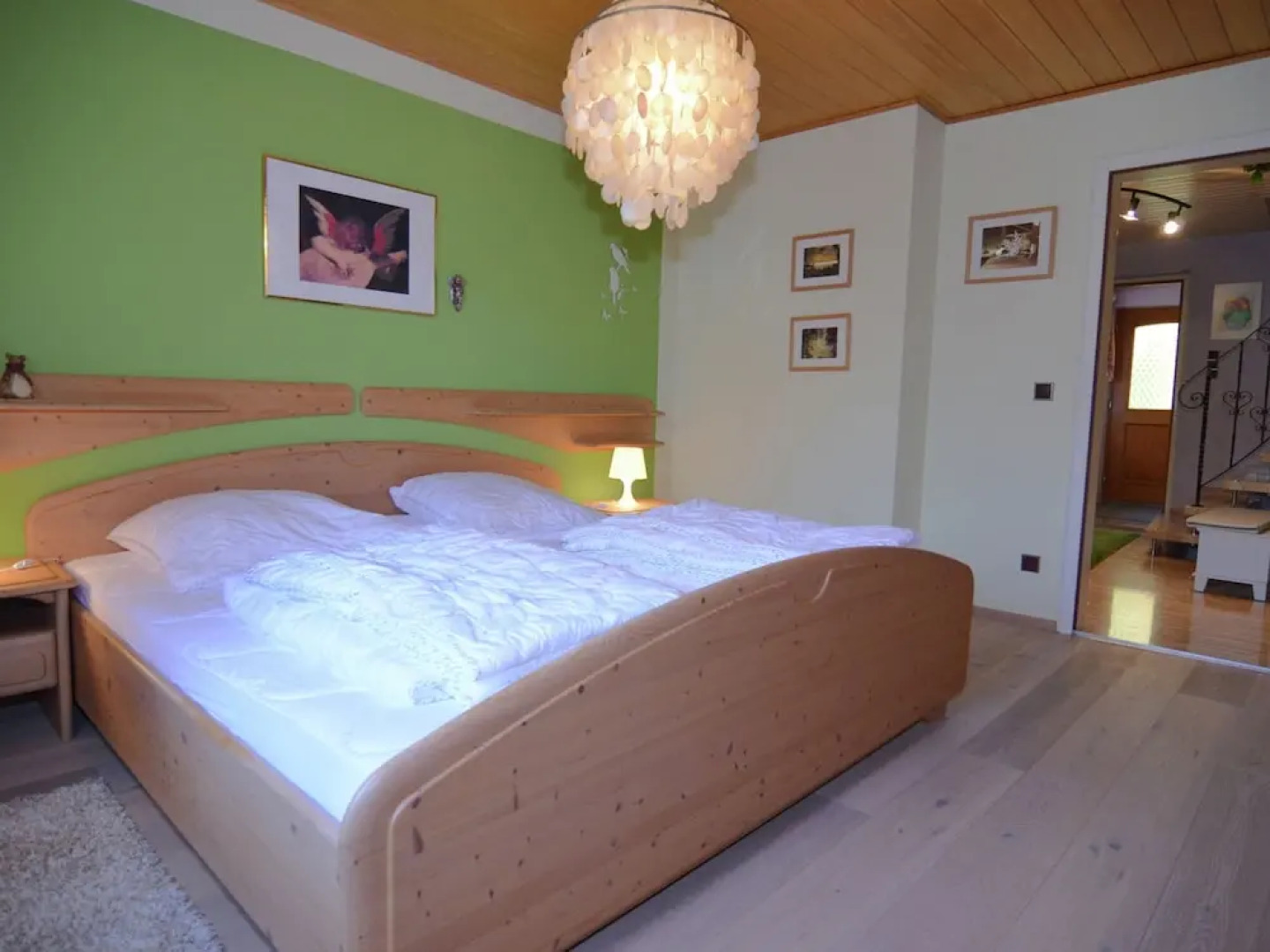 Apartment With Private Terrace in Prunn