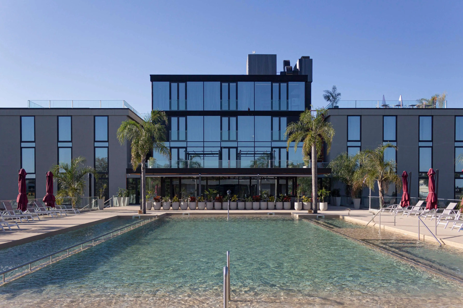 Howard Johnson Plaza La Ribera