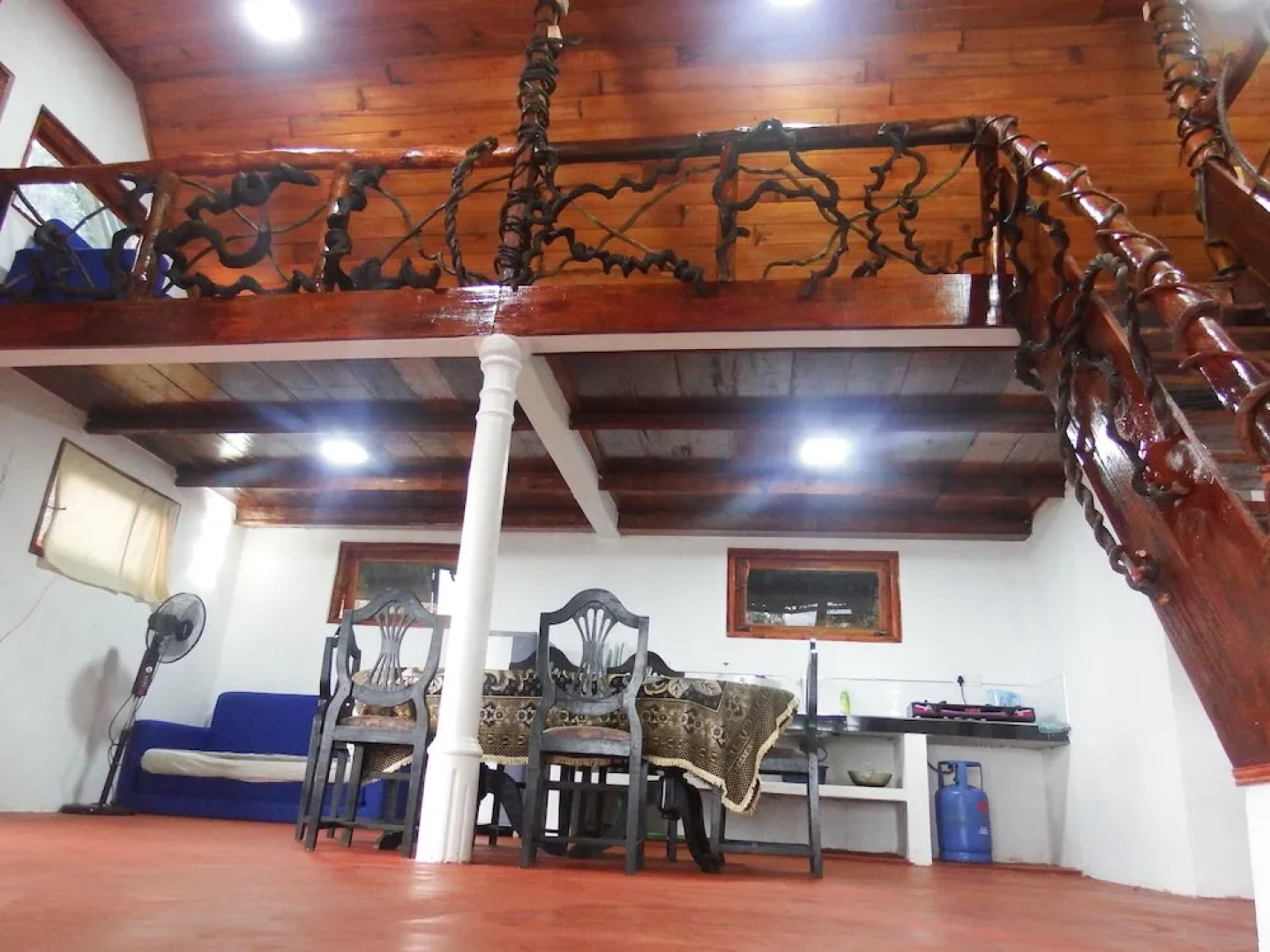 Welikande Hotel and Trekking Center
