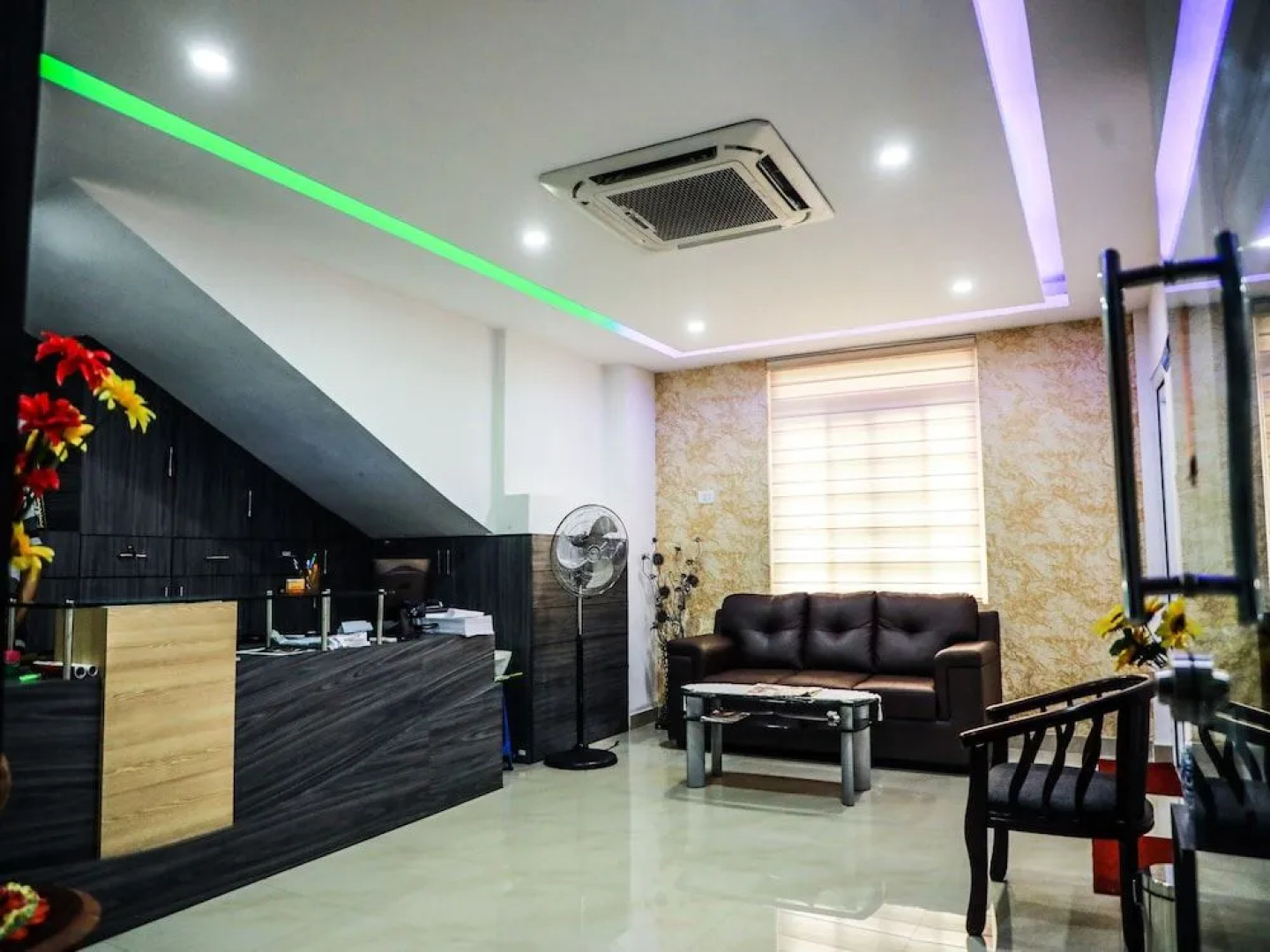 Oyo 27757 Mayflower Residency