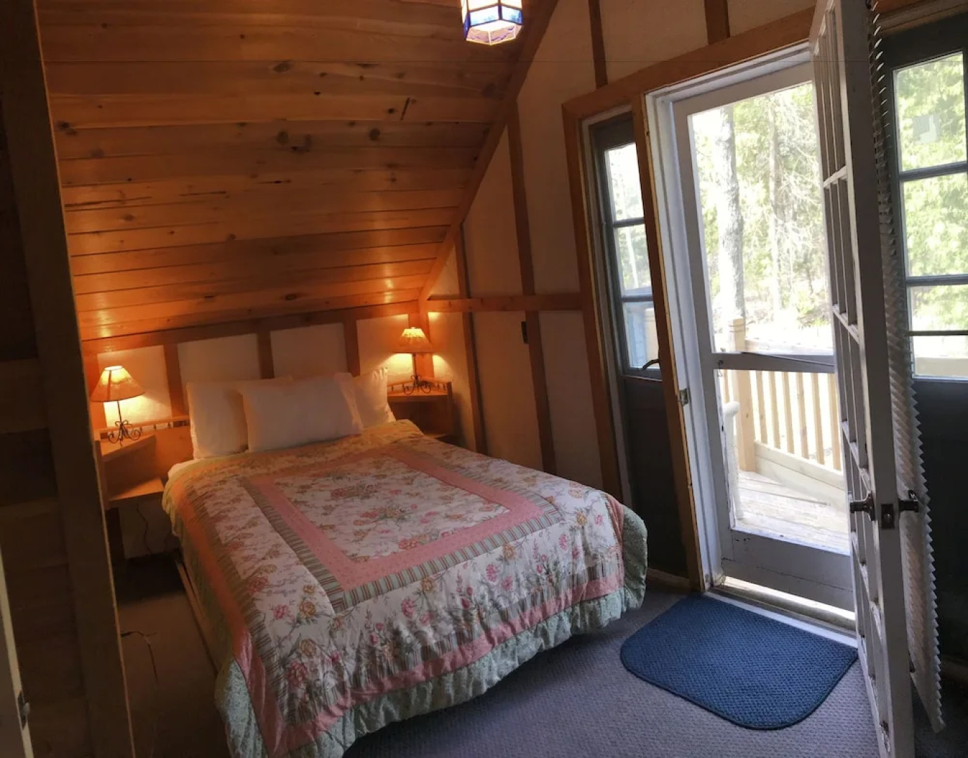 Harbor Light Inn