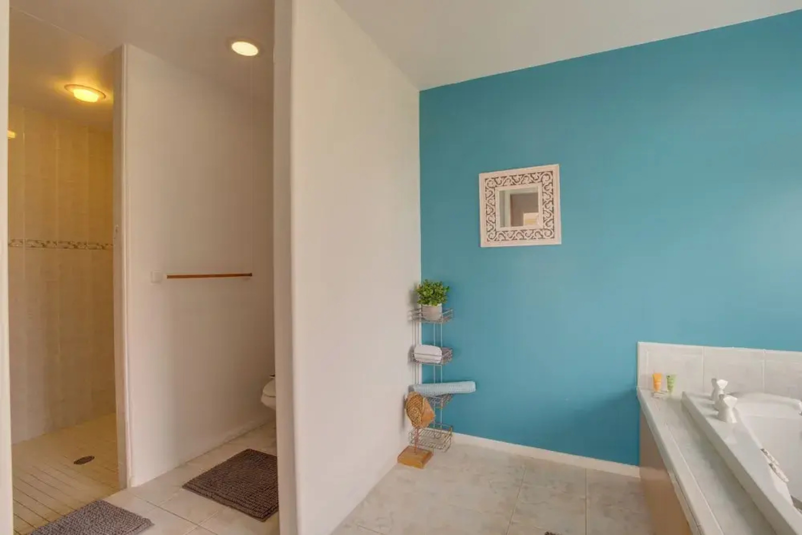 Oceanfront Keaau Gem: Ocean & Sunrise Views, Pool