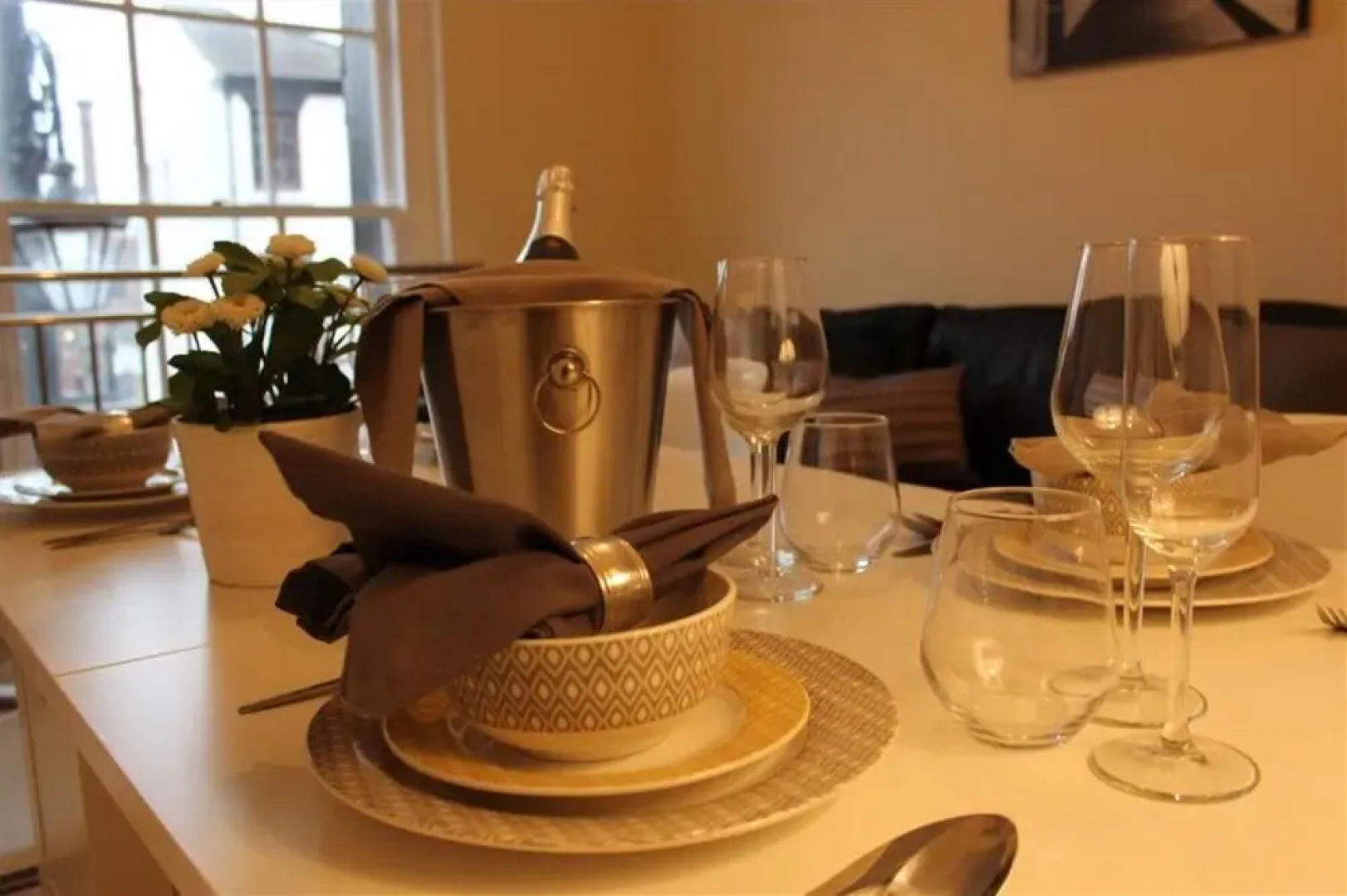 The Glyndwr - Berwyn House - Central Wrexham - Sleeps Up To 6
