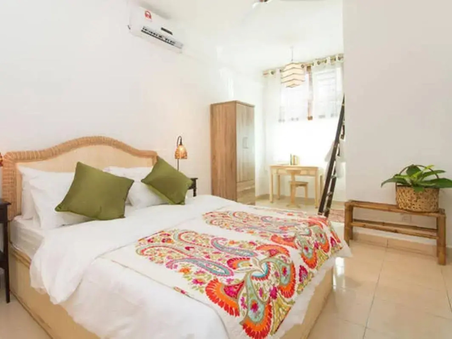 Balik Pulau BookLodge B&B