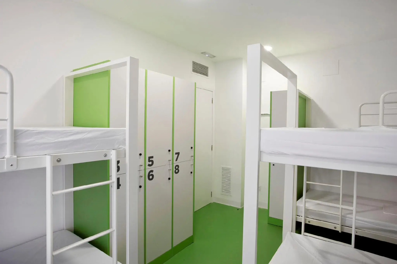 Sant Jordi Hostels Gracia