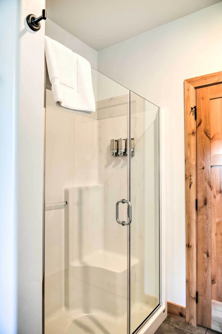 Columbia Falls Apt ~ 17 Mi to Whitefish Resort!