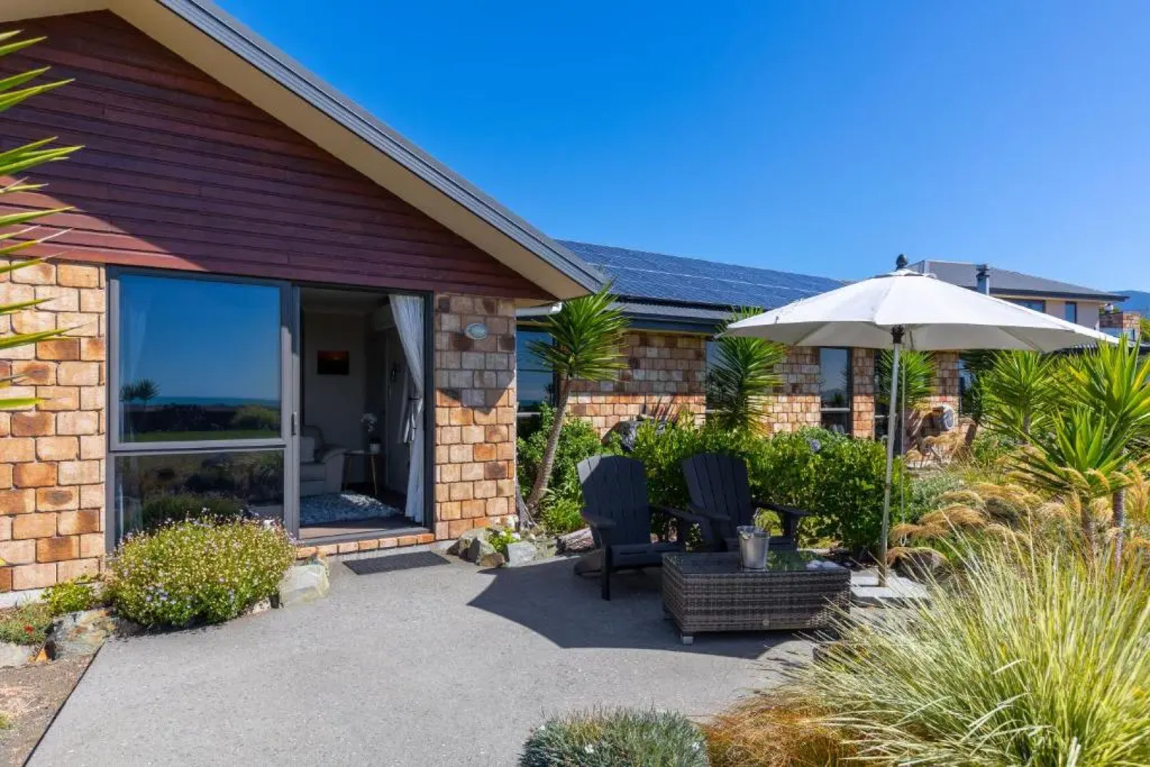 Ocean View Beachfront Apartment