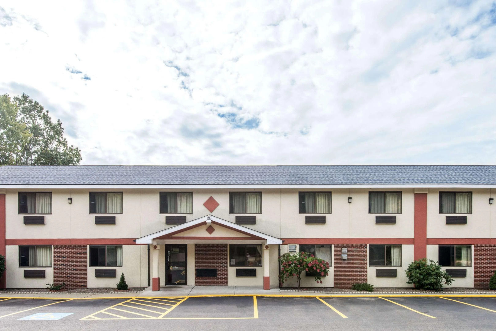 Super 8 By Wyndham Gardner