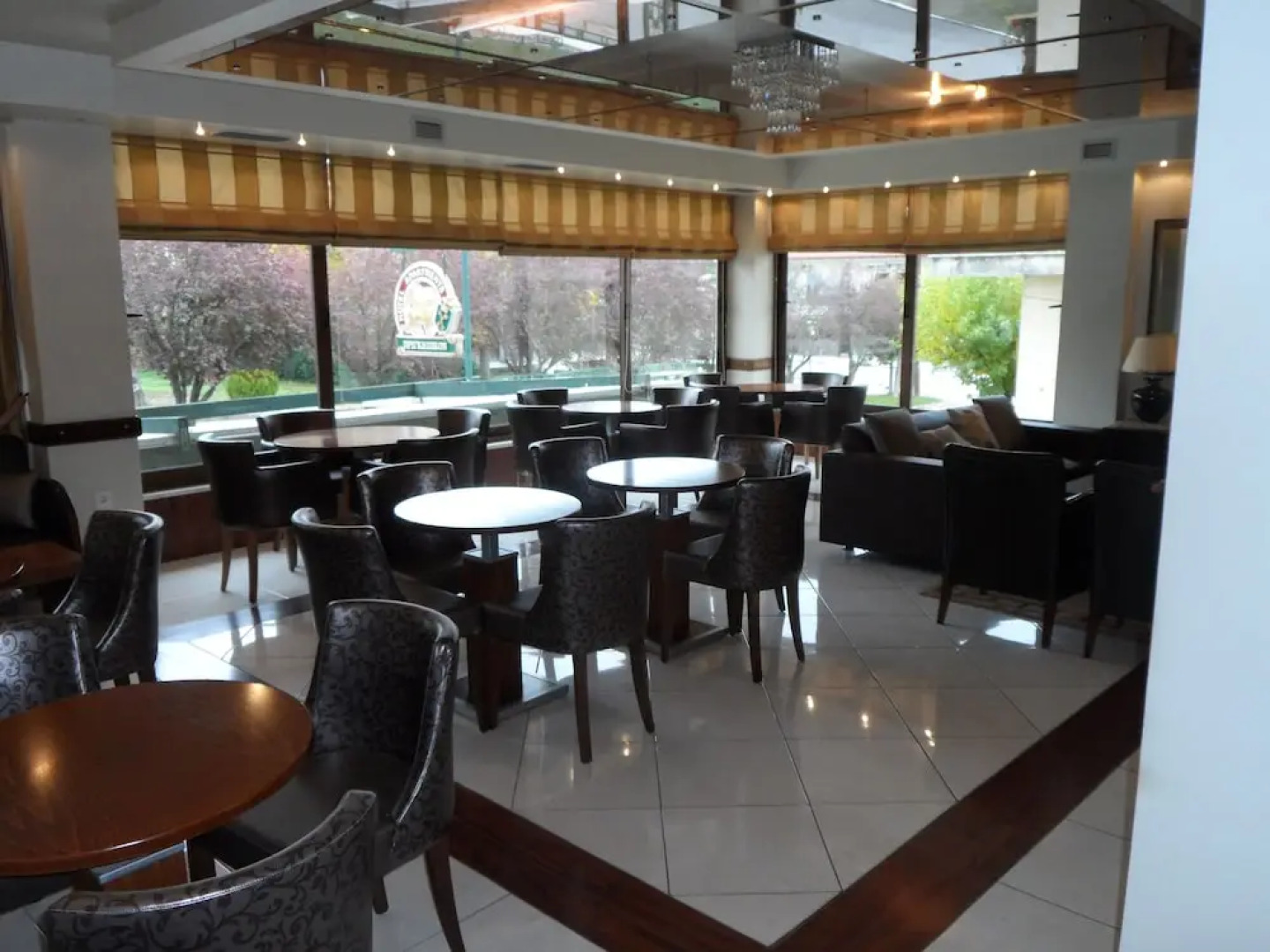 Prigipikon Suites & Lofts