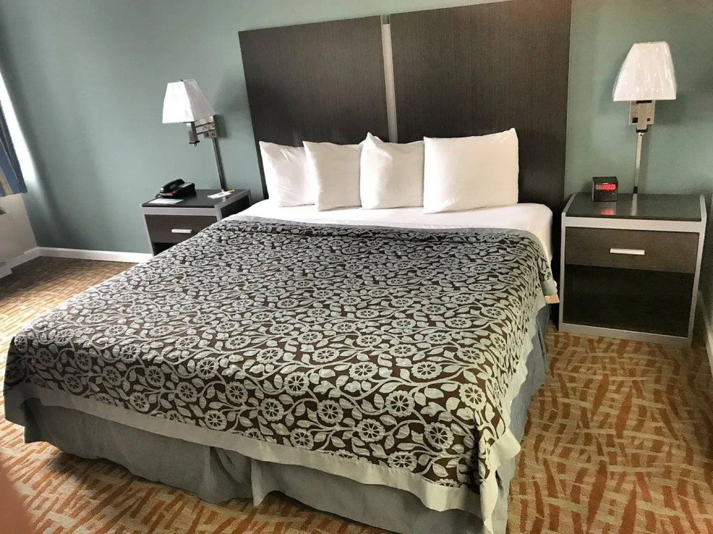 Days Inn Council Bluffs/9th Ave