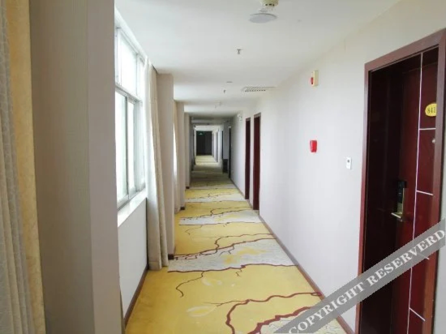 Yuehua Hotel (Jingmen Shenzhen Avenue)