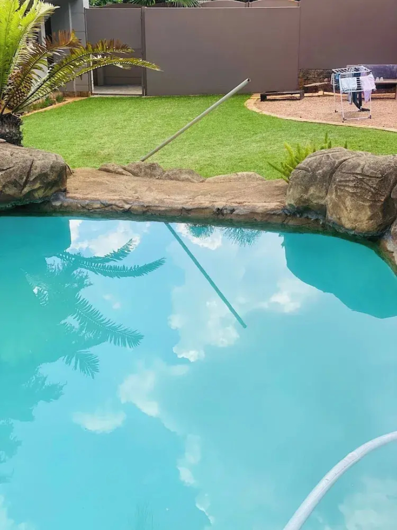 Or Tambo Airport Holiday Home