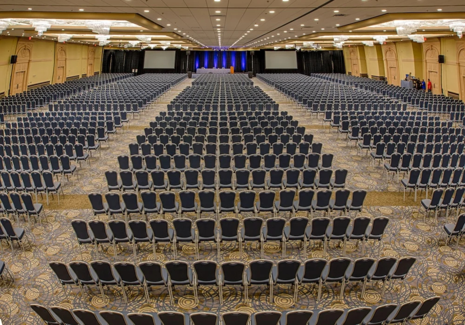 Holiday Inn Express & Suites Chicago O'Hare Airport