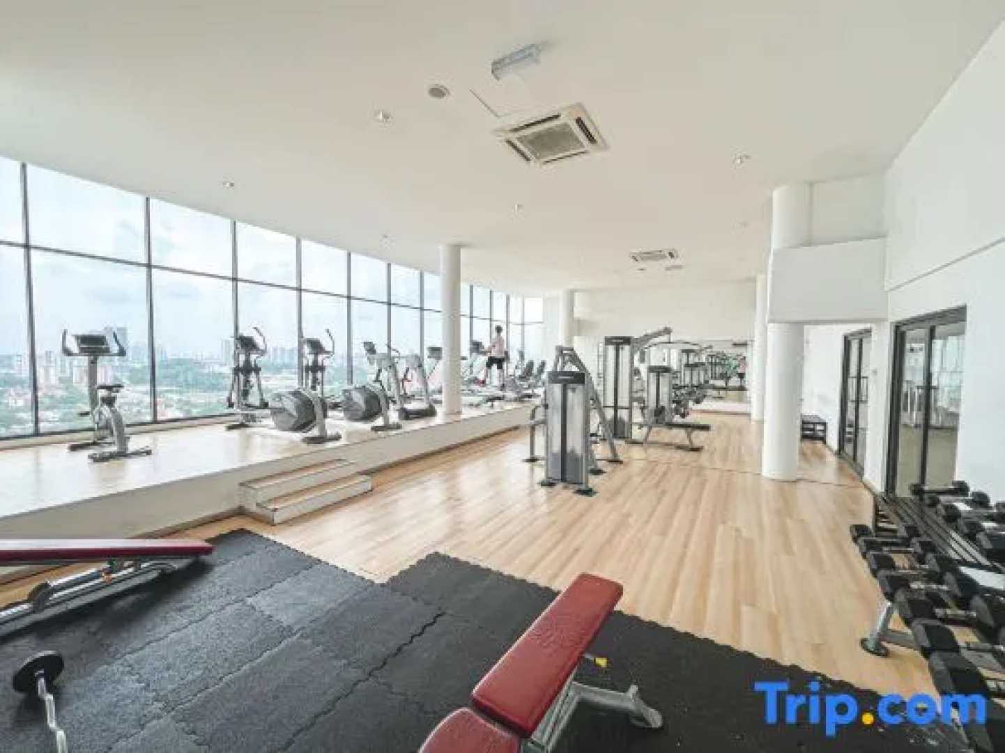 Serdang, Near Mrt & Apu & Pavilion BJ, 1-6Pax