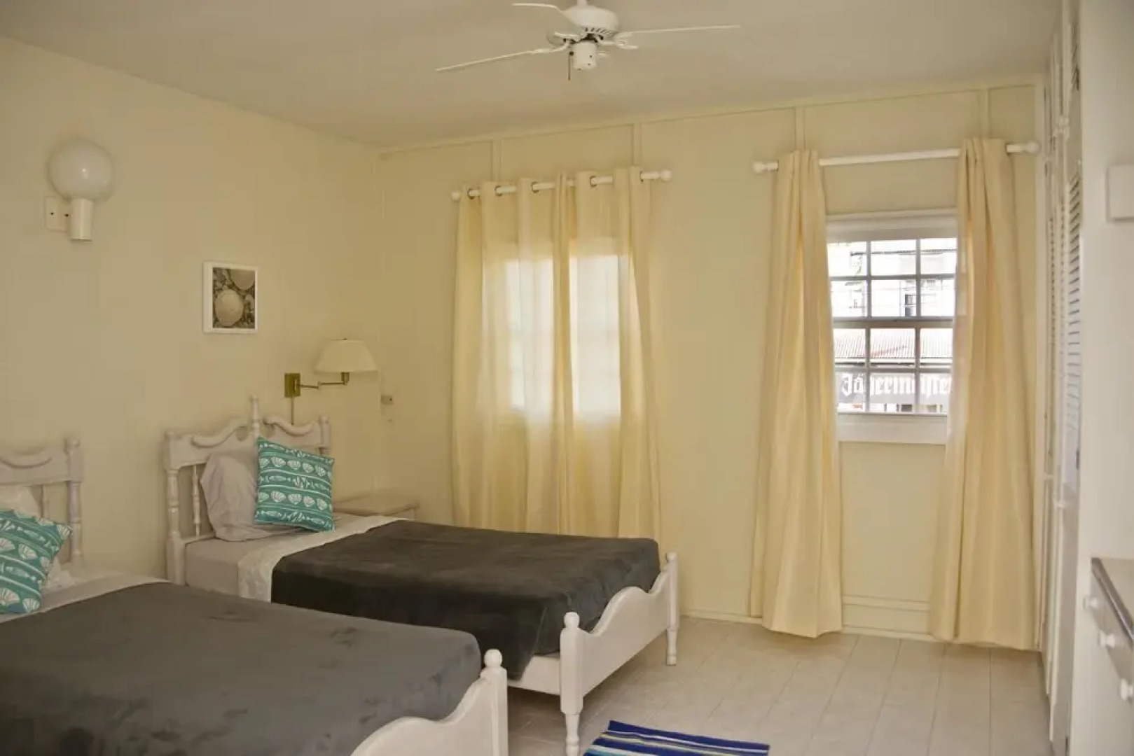 Beautiful Three Bedroom Beachfront Villa