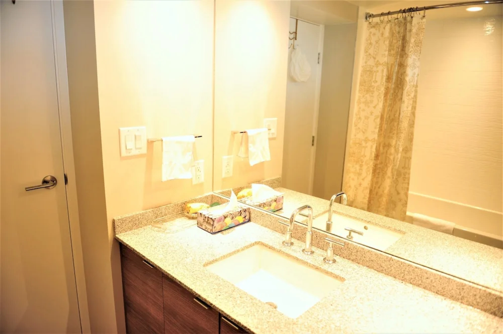 Brand New 1bdr 1den Condo in Vancouver
