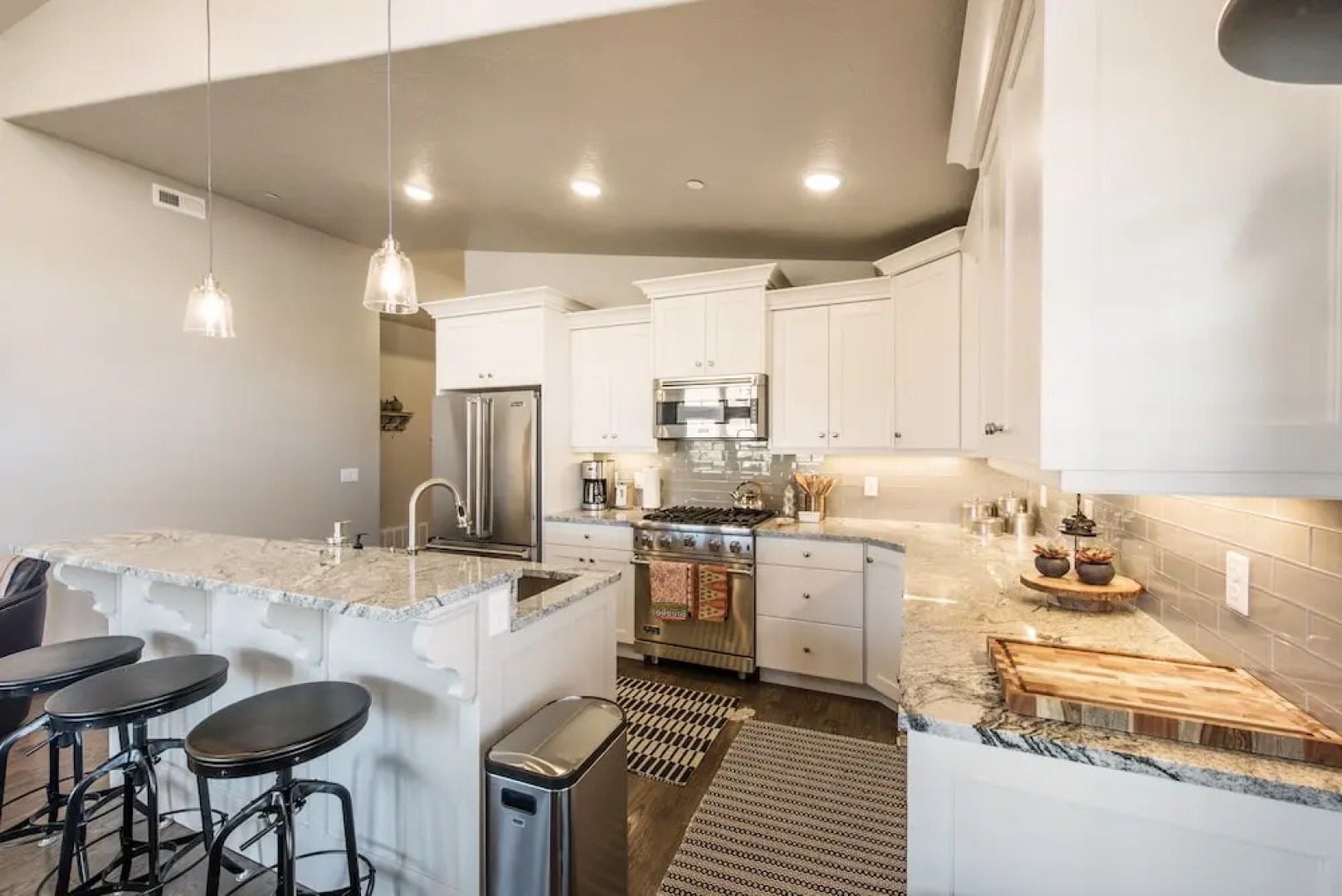 Deer Park Condo #303 3 Bedrooms 2 Bathrooms Condo