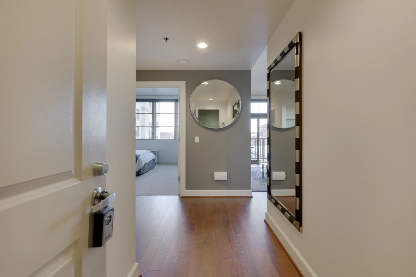 Great spacious Apartment - Downtown Location