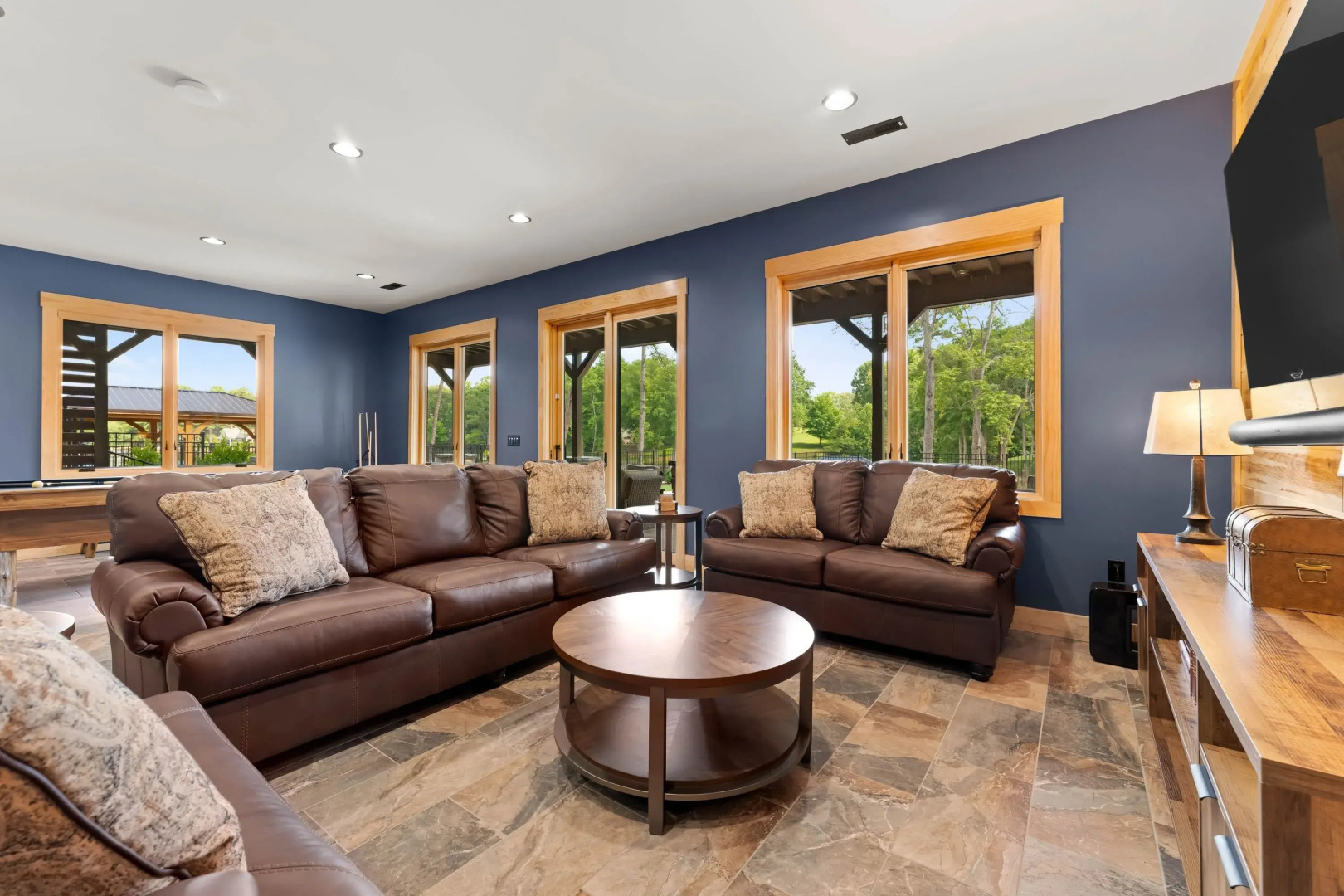 Black Bear Lodge by Avantstay Lakefront Dock Pool Theater Sleeps 20