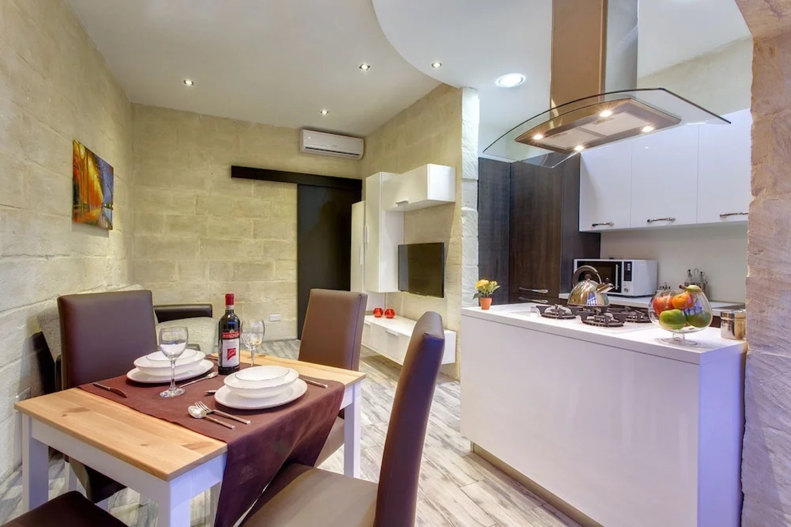 Charming Seafront House In Kalkara