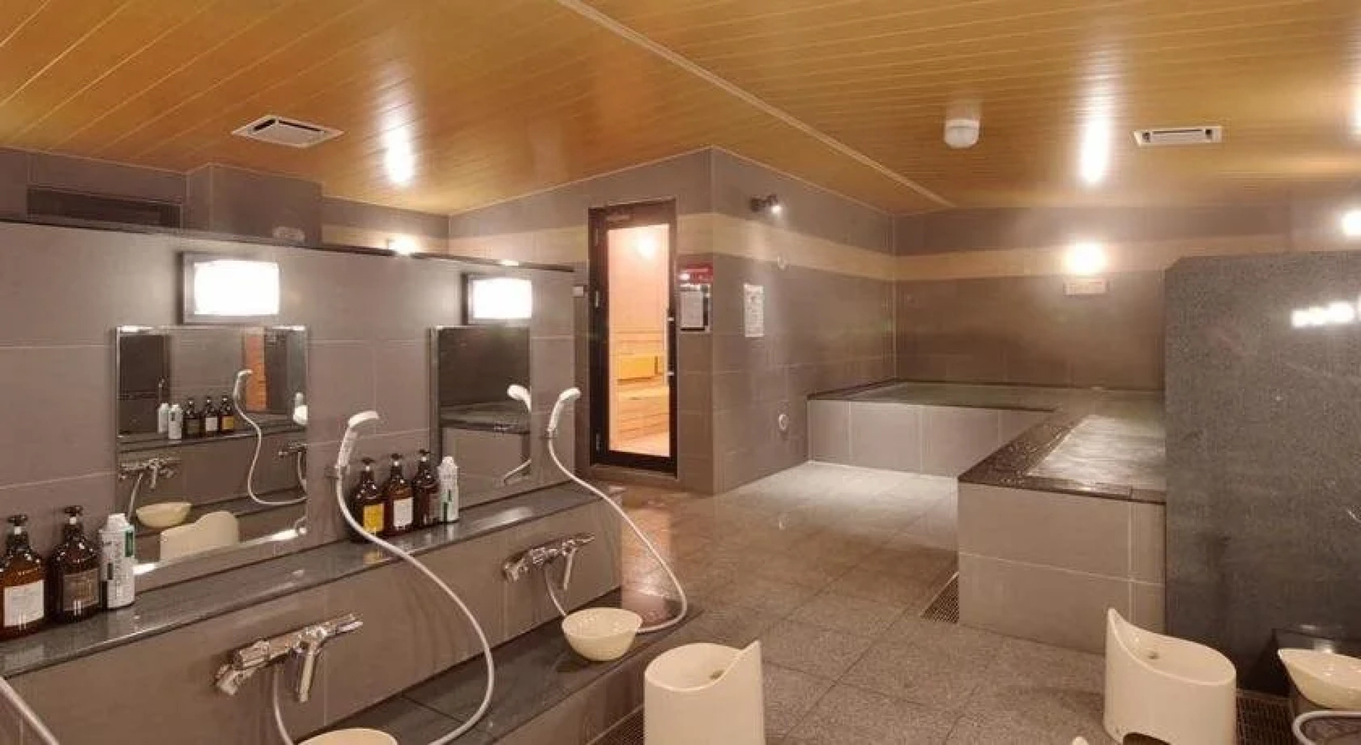 Hotel & Spa TOPOS Sendai Station - Caters to Men