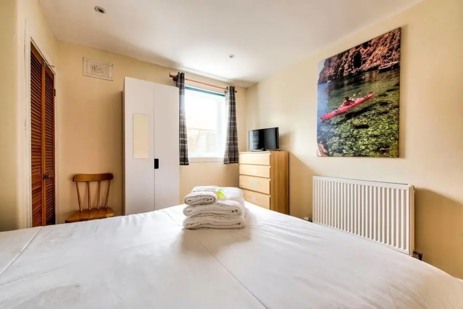 Naturally Well-lit and Serene Holiday Home w\ Parking