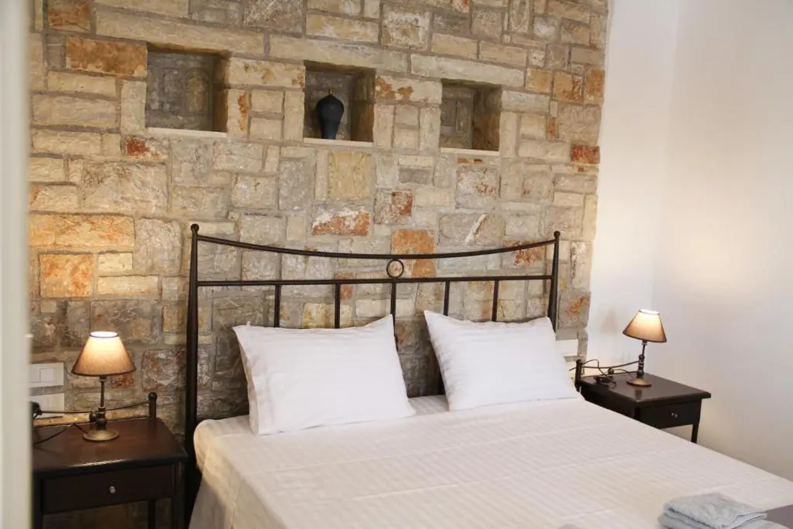 ΑΡΙΩΝ Village & Suites